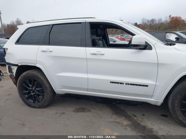 1C4RJFAG6JC499406 Jeep Grand Cherokee Altitude 4x4