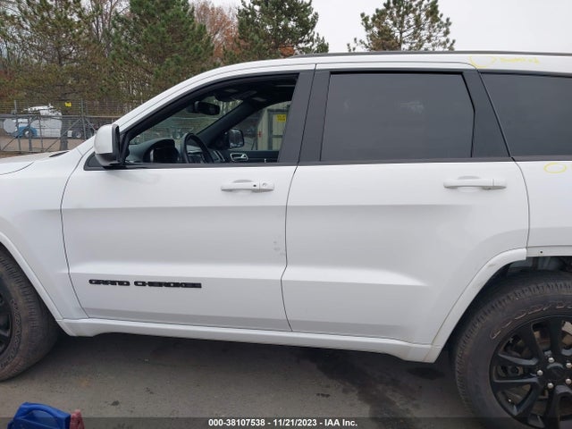 1C4RJFAG6JC499406 Jeep Grand Cherokee Altitude 4x4