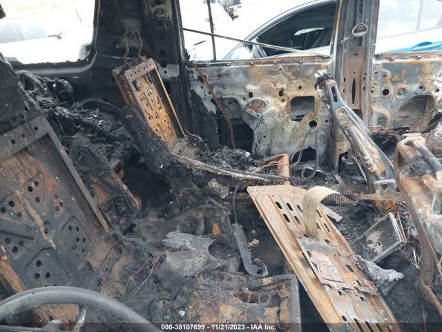 Chevrolet Suburban Premier 2017 1GNSKJKC6HR341305 Image 8