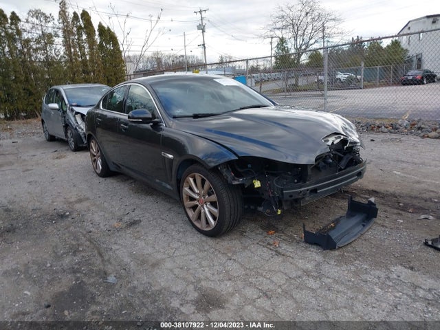 2014 JAGUAR XF SAJWJ0EF1E8U26617 Photo 0