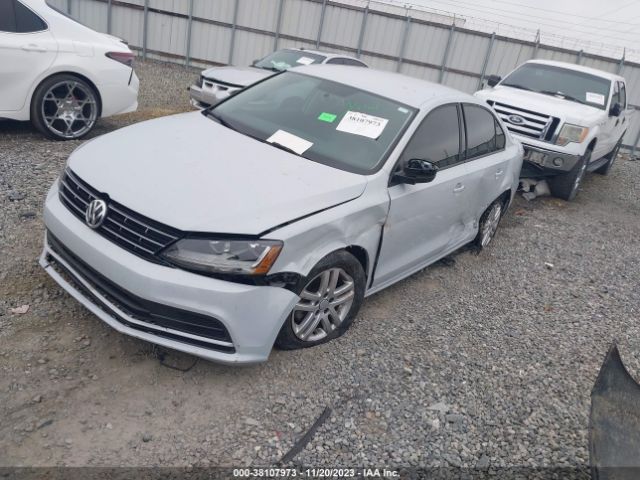 2018 VOLKSWAGEN JETTA 3VW2B7AJ0JM257030 Photo 1