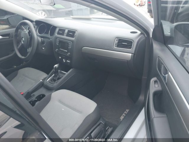 2018 VOLKSWAGEN JETTA 3VW2B7AJ0JM257030 Photo 4