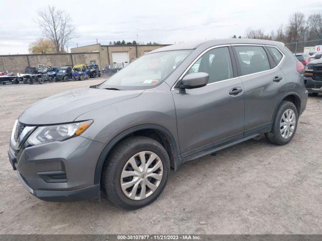 2018 NISSAN ROGUE KNMAT2MVXJP575325 Photo 1