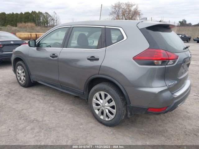 2018 NISSAN ROGUE KNMAT2MVXJP575325 Photo 2