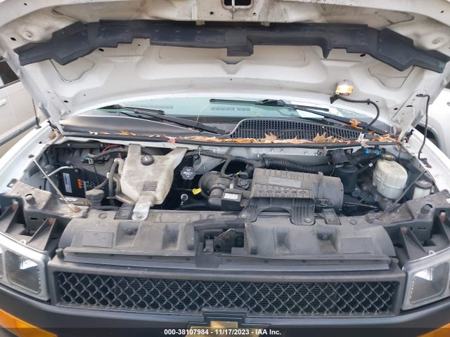 Chevrolet Express 2500 Work Van 2018 1GCWGAFG1J1182786 Image 10
