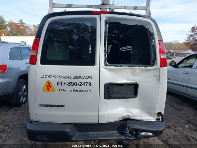 Chevrolet Express 2500 Work Van 2018 1GCWGAFG1J1182786 Image 16