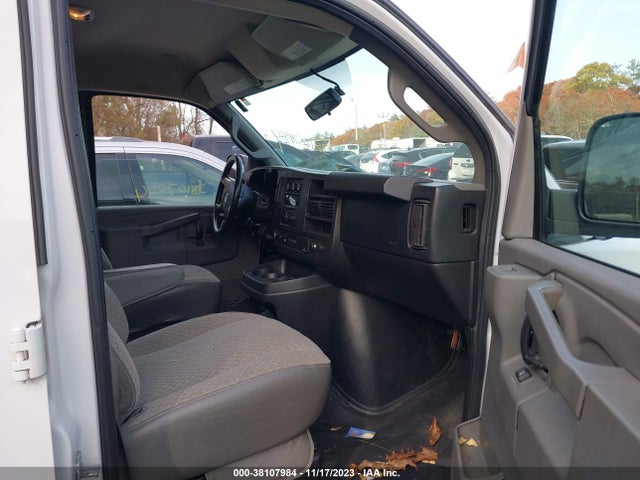 Chevrolet Express 2500 Work Van 2018 1GCWGAFG1J1182786 Image 5