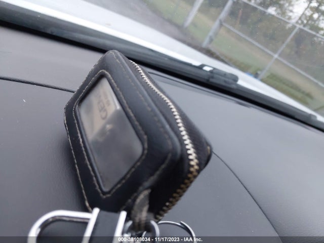 Hyundai Genesis 3.8 2016 KMHGN4JE7GU128185 Image 11