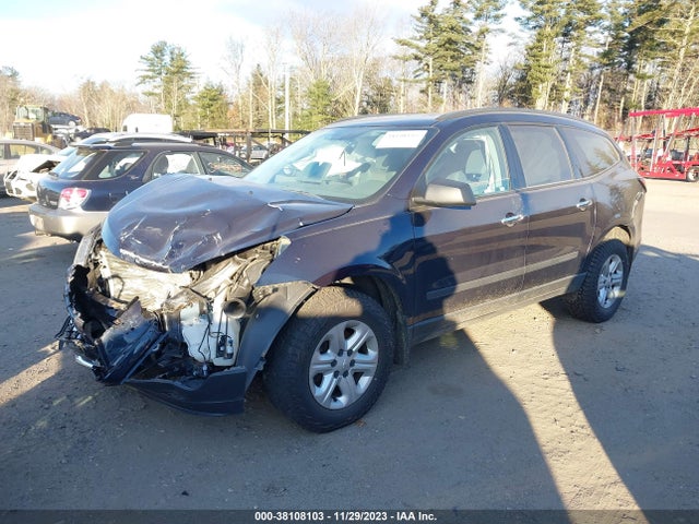 Chevrolet Traverse Ls 2016 1GNKVFKD7GJ240641 Image 2