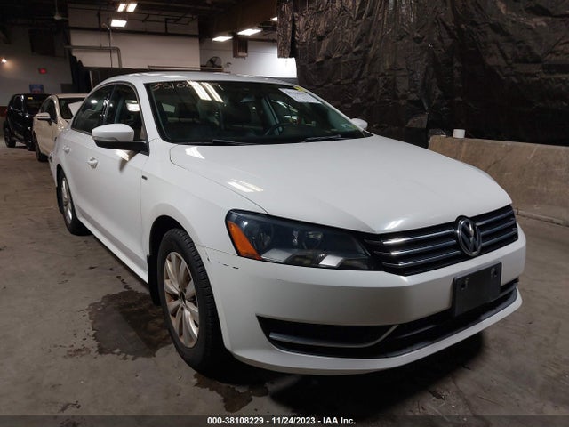 2015 1VWAT7A34FC067590 main image