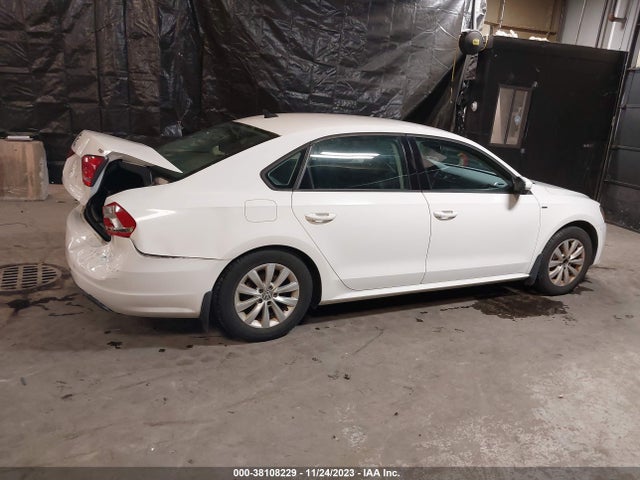 Volkswagen Passat 1.8t Wolfsburg Edition 2015 1VWAT7A34FC067590 Image 13