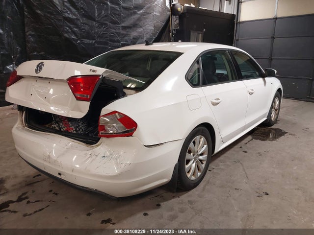 1VWAT7A34FC067590 Volkswagen Passat 1.8t Wolfsburg Edition
