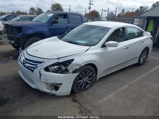 Nissan Altima 2.5 S 2015 1N4AL3AP4FC162557 Image 2