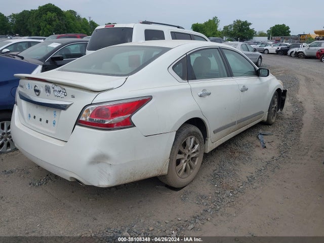 Nissan Altima 2.5 S 2015 1N4AL3AP4FC162557 Image 4