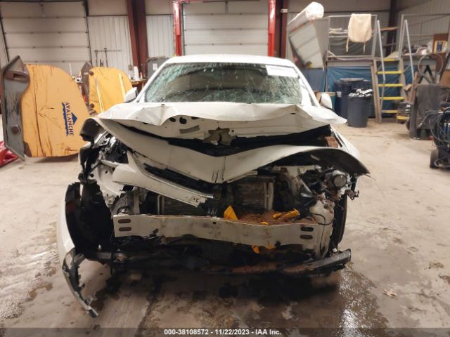 1G1ZD5ST1JF231044 Chevrolet MALIBU LT
