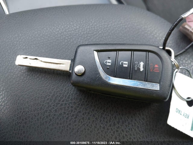 Toyota CAMRY LE 2020 4T1C11AK4LU348800 Image 11