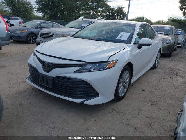 Toyota CAMRY LE 2020 4T1C11AK4LU348800 Image 2