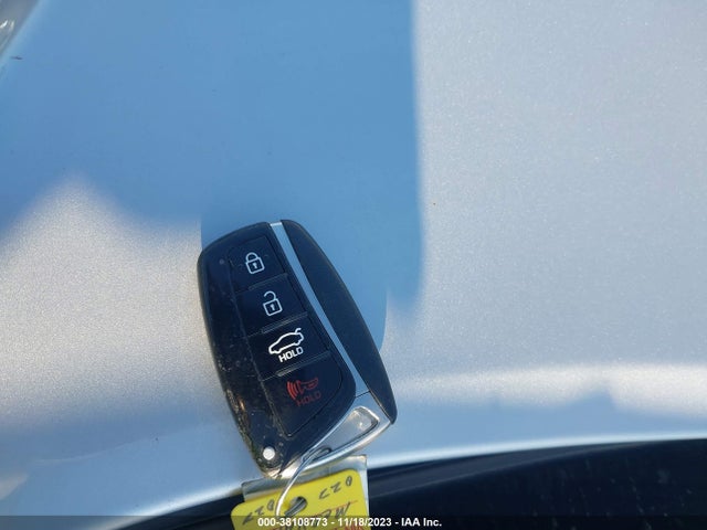 Hyundai Genesis 3.8 2016 KMHGN4JE3GU109455 Image 11