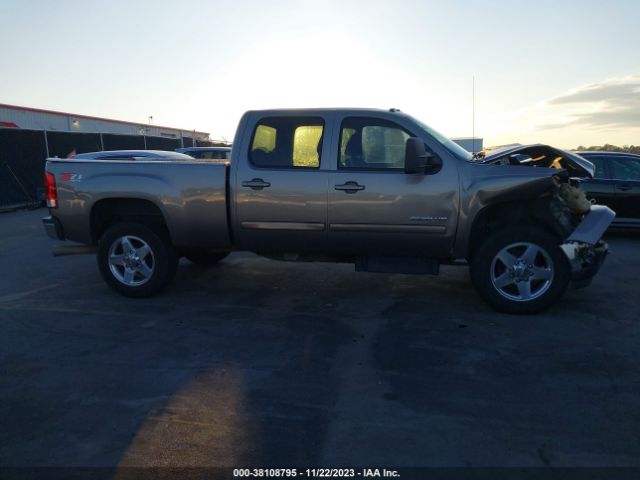 1GT121E8XEF120847 GMC Sierra 2500hd Slt