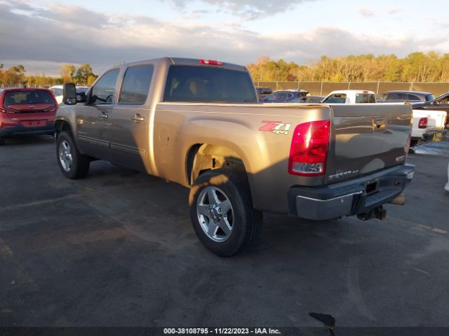 1GT121E8XEF120847 GMC Sierra 2500hd Slt