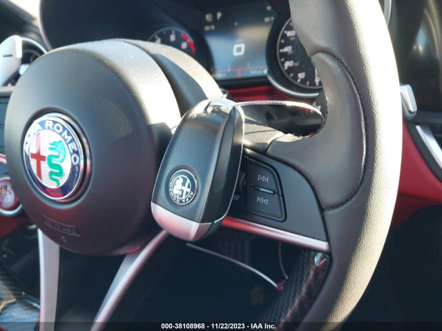 ZARFAEEN7H7562155 Alfa Romeo Giulia Ti Awd