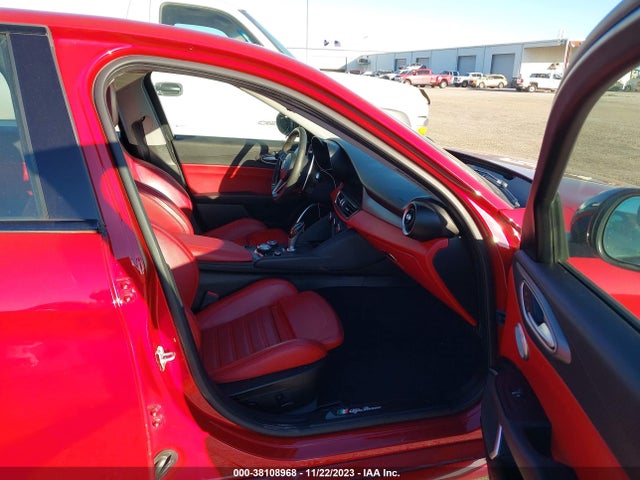 ZARFAEEN7H7562155 Alfa Romeo Giulia Ti Awd