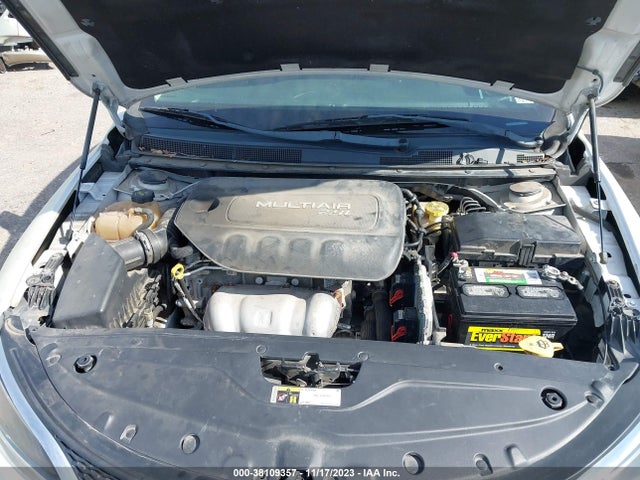 Chrysler 200 Limited 2015 1C3CCCAB0FN715656 Image 10