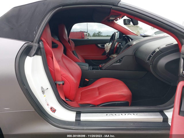 2016 JAGUAR F-TYPE SAJWA6FU1G8K24587 Photo 4