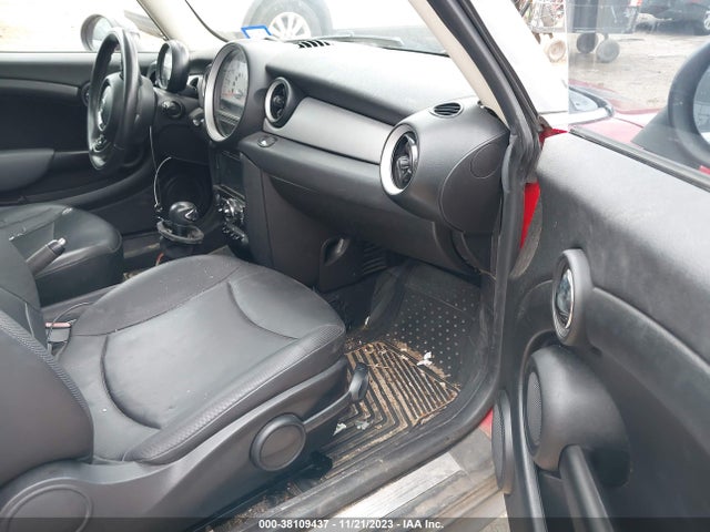 2012 MINI COOPER CLUBMAN WMWZF3C56CT489244 Photo 4