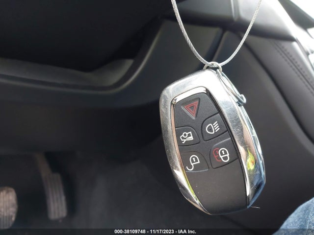 2012 JAGUAR XJ SAJWA2GB5CLV23495 Photo 10