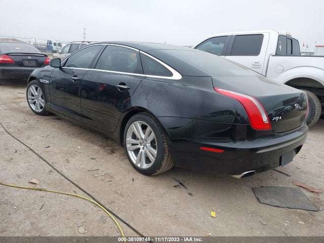 2012 JAGUAR XJ SAJWA2GB5CLV23495 Photo 2