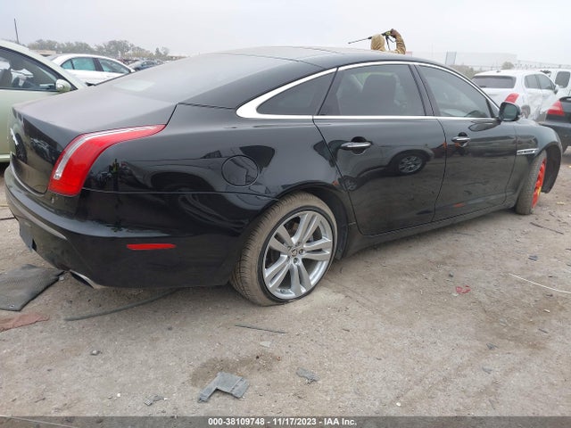 2012 JAGUAR XJ SAJWA2GB5CLV23495 Photo 3
