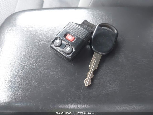 2005 FORD ESCAPE XLT VIN: 1FMYU93195KA39225
