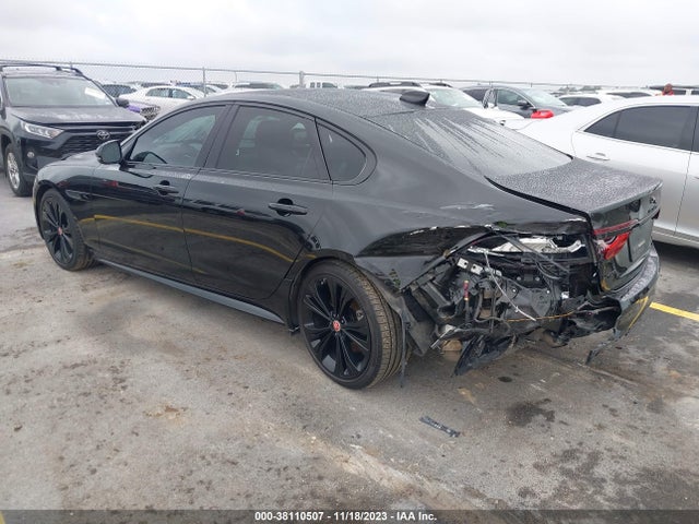 2022 JAGUAR XF SAJBL4GX4NCY91220 Photo 2