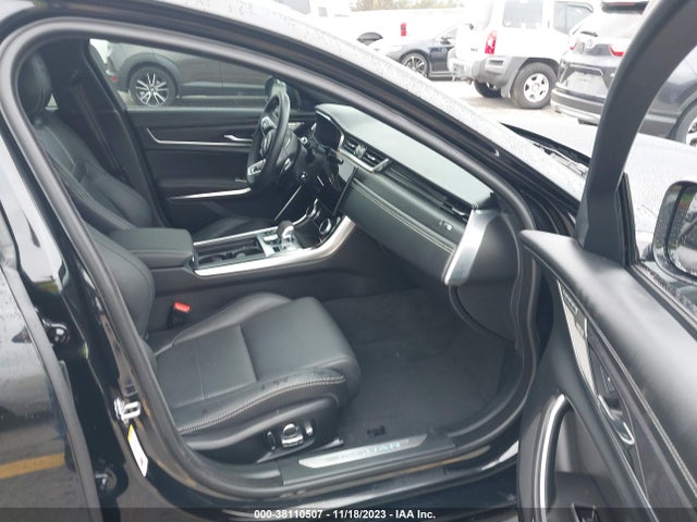 2022 JAGUAR XF SAJBL4GX4NCY91220 Photo 4