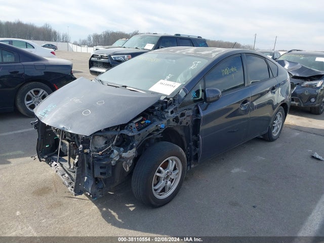 Toyota Prius Two 2015 JTDKN3DU9F1935321 Image 2