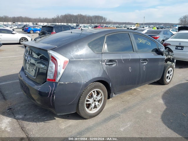 Toyota Prius Two 2015 JTDKN3DU9F1935321 Image 4