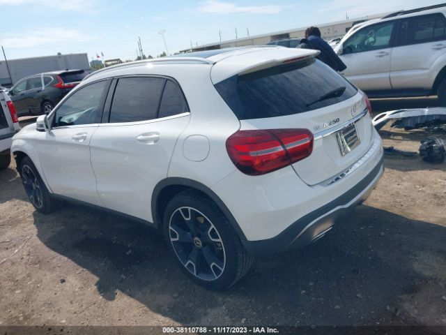 2019 MERCEDES-BENZ GLA 250 WDCTG4EB3KJ576621 Photo 2