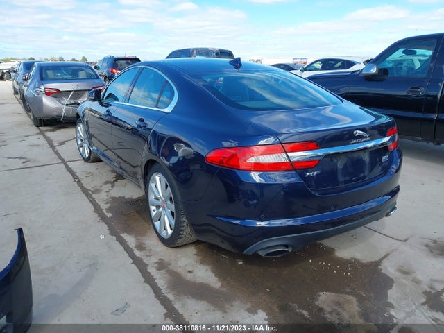 2014 JAGUAR XF SAJWJ0EF4E8U15367 Photo 2