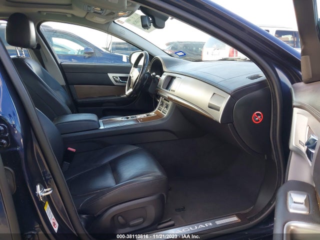 2014 JAGUAR XF SAJWJ0EF4E8U15367 Photo 4