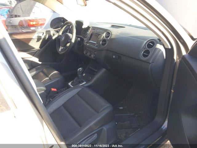 WVGAV7AXXGW605253 Volkswagen TIGUAN S