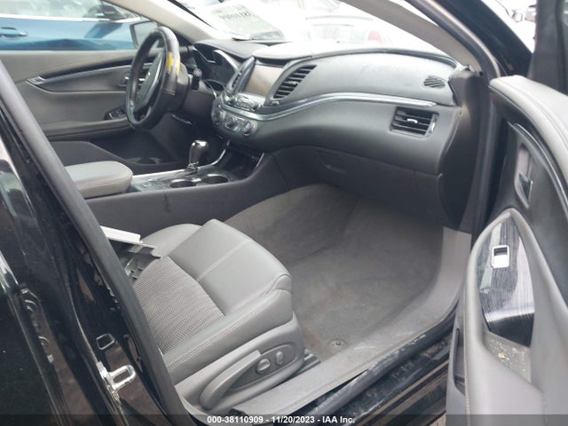 Chevrolet IMPALA 1LT 2018 2G1105S32J9168957 Image 5