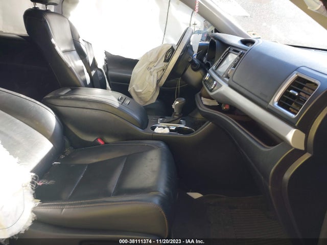 2017 TOYOTA HIGHLANDER XLE VIN: 5TDJZRFHXHS433393