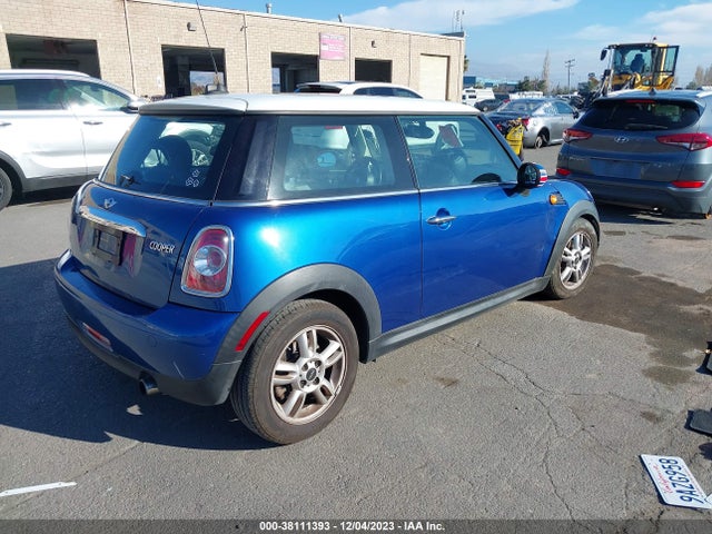 2012 MINI COOPER WMWSU3C59CT540713 Photo 3