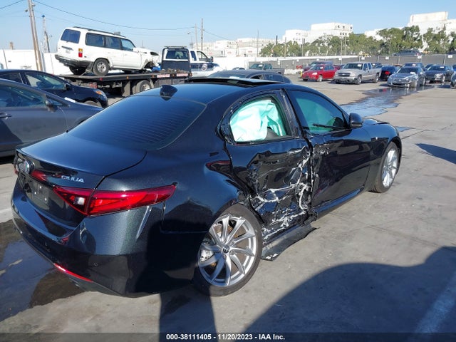 ZARFAMBN9P7667244 Alfa Romeo Giulia Ti Rwd