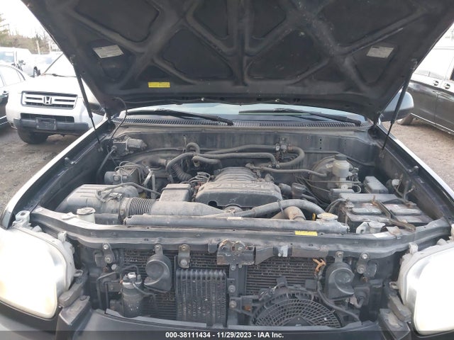 2006 TOYOTA SEQUOIA SR5 V8 VIN: 5TDBT44A26S266572