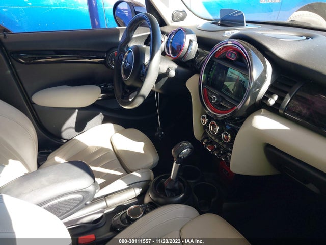 2019 MINI HARDTOP WMWXU3C5XK2H87171 Photo 4