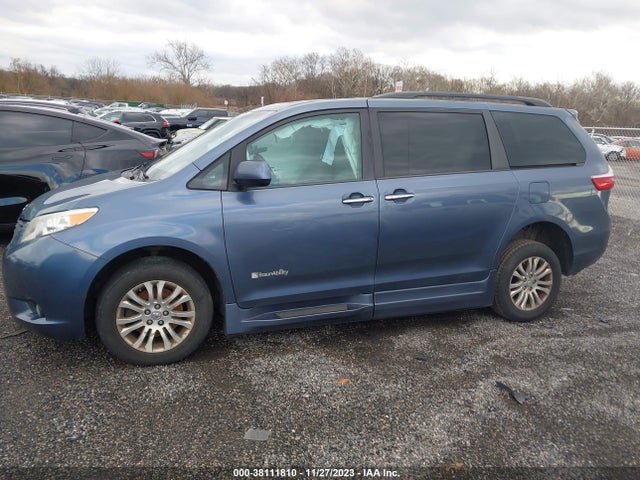 2016 TOYOTA SIENNA XLE 8 PASSENGER VIN: 5TDYK3DC5GS763318