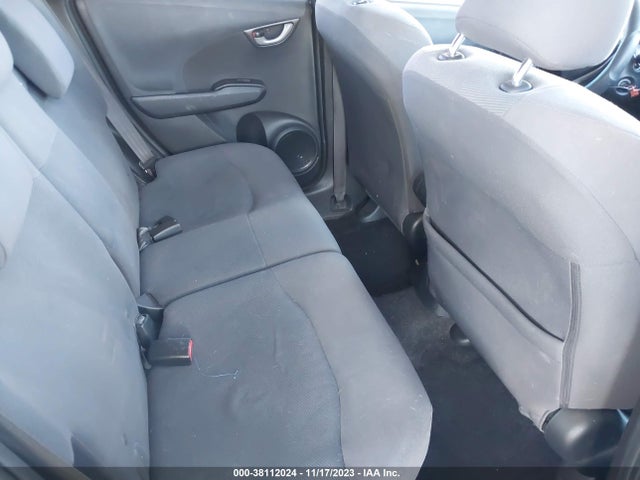 2011 HONDA FIT VIN: JHMGE8H33BC025584