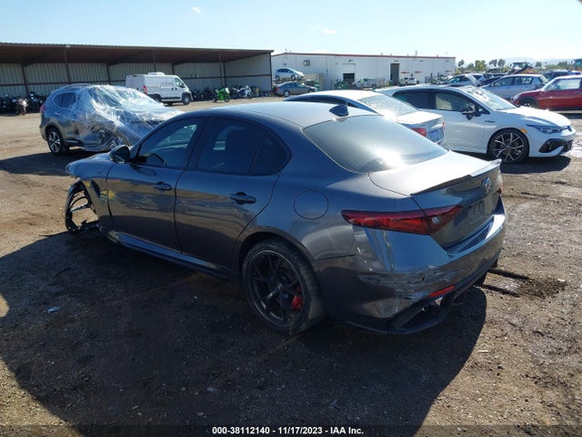 ZARFAEAV1J7595924 Alfa Romeo Giulia Quadrifoglio Rwd